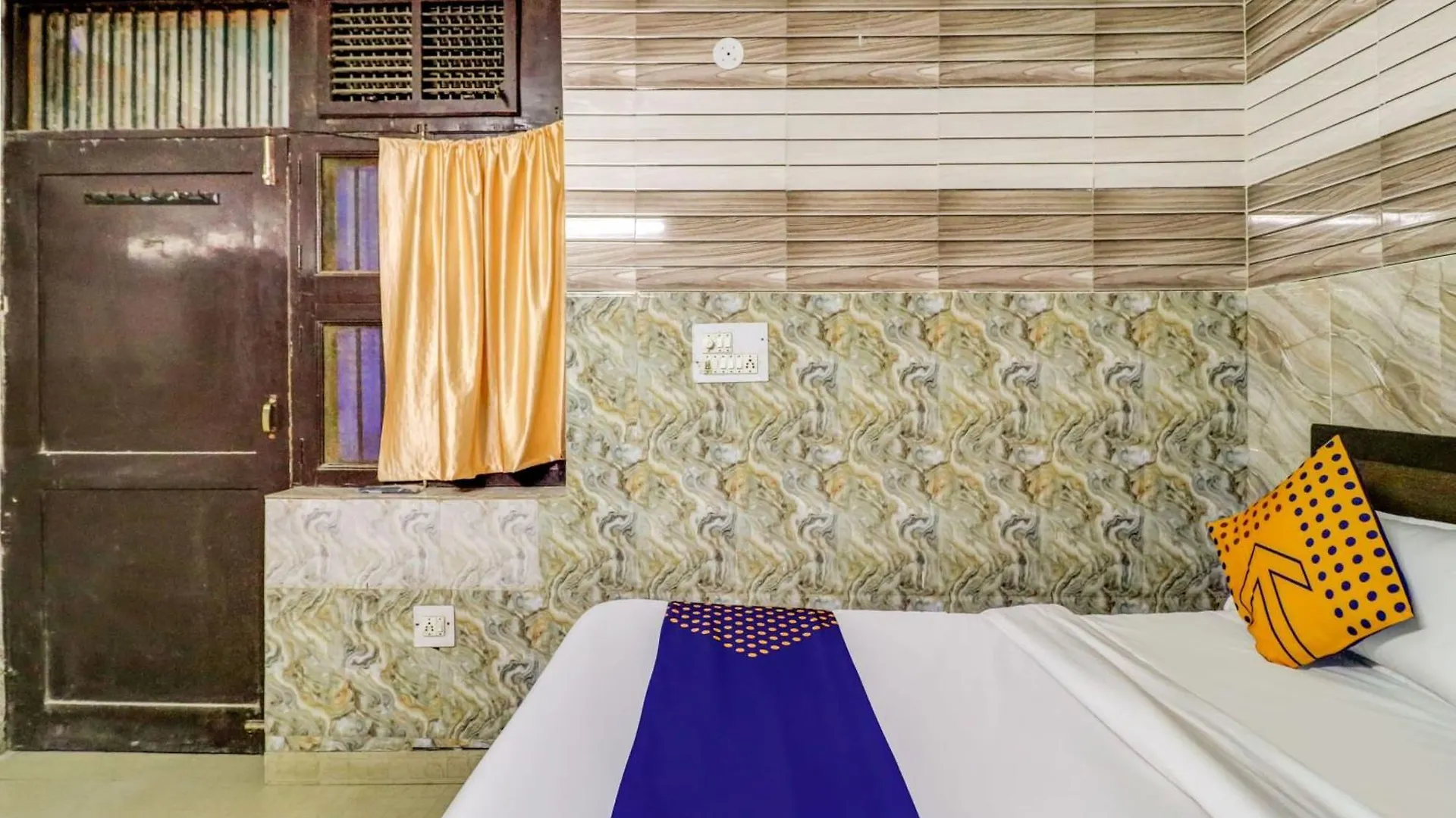 ** ホテル Spot On Maa Gyatri Guest House グルガウン インド