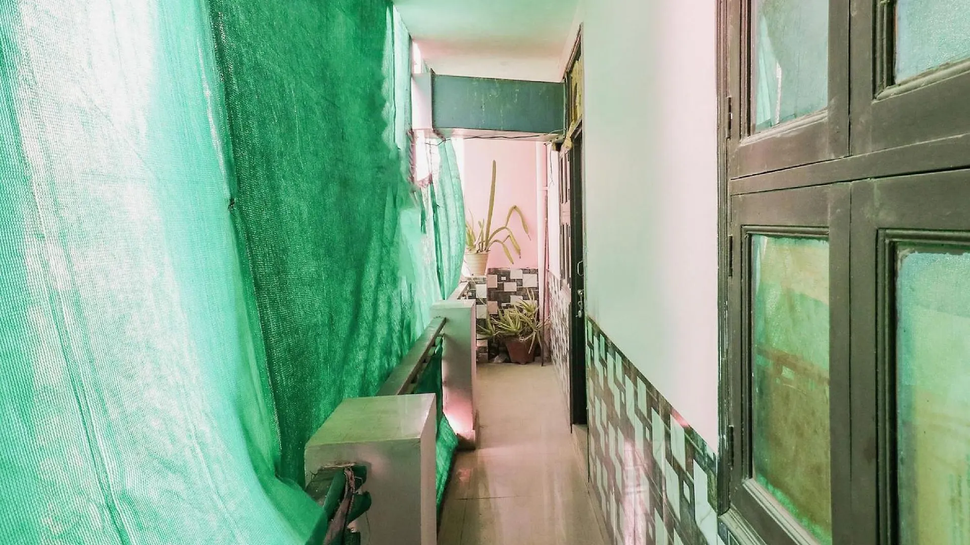Spot On Maa Gyatri Guest House グルガウン ホテル