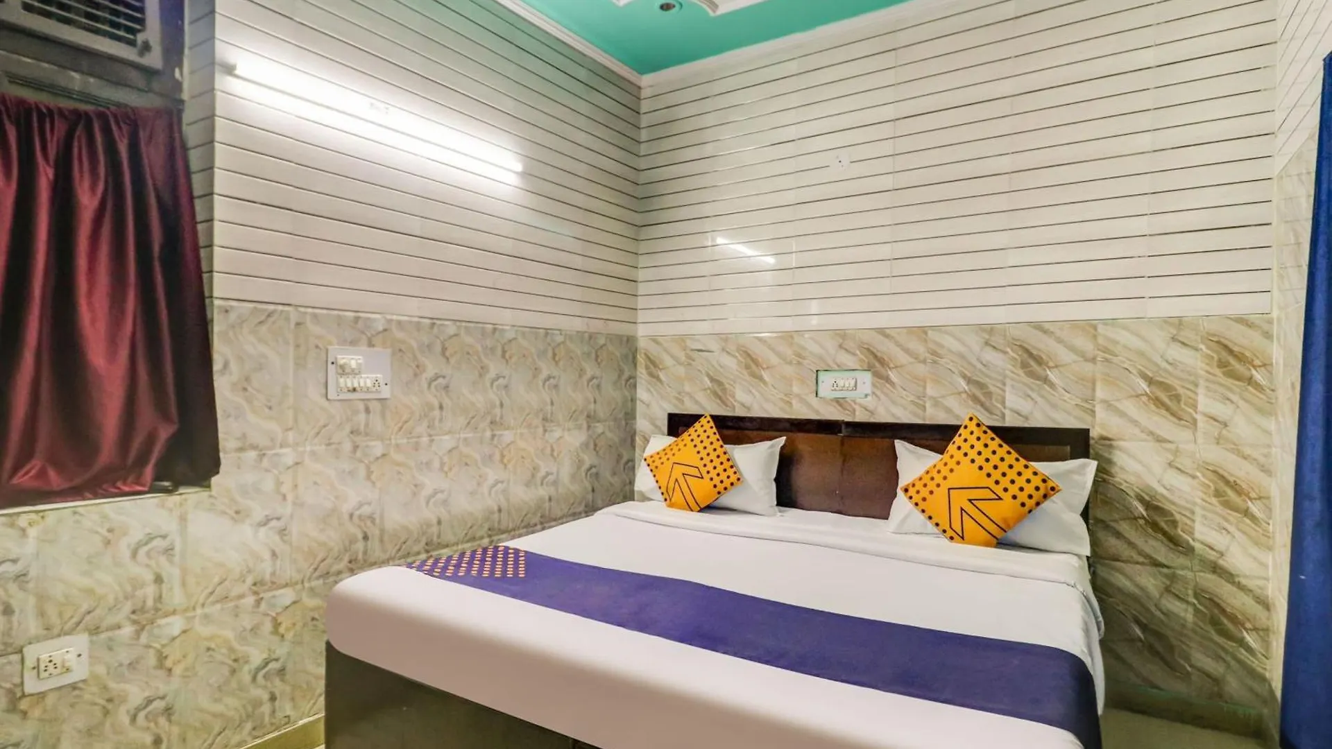 Spot On Maa Gyatri Guest House グルガウン