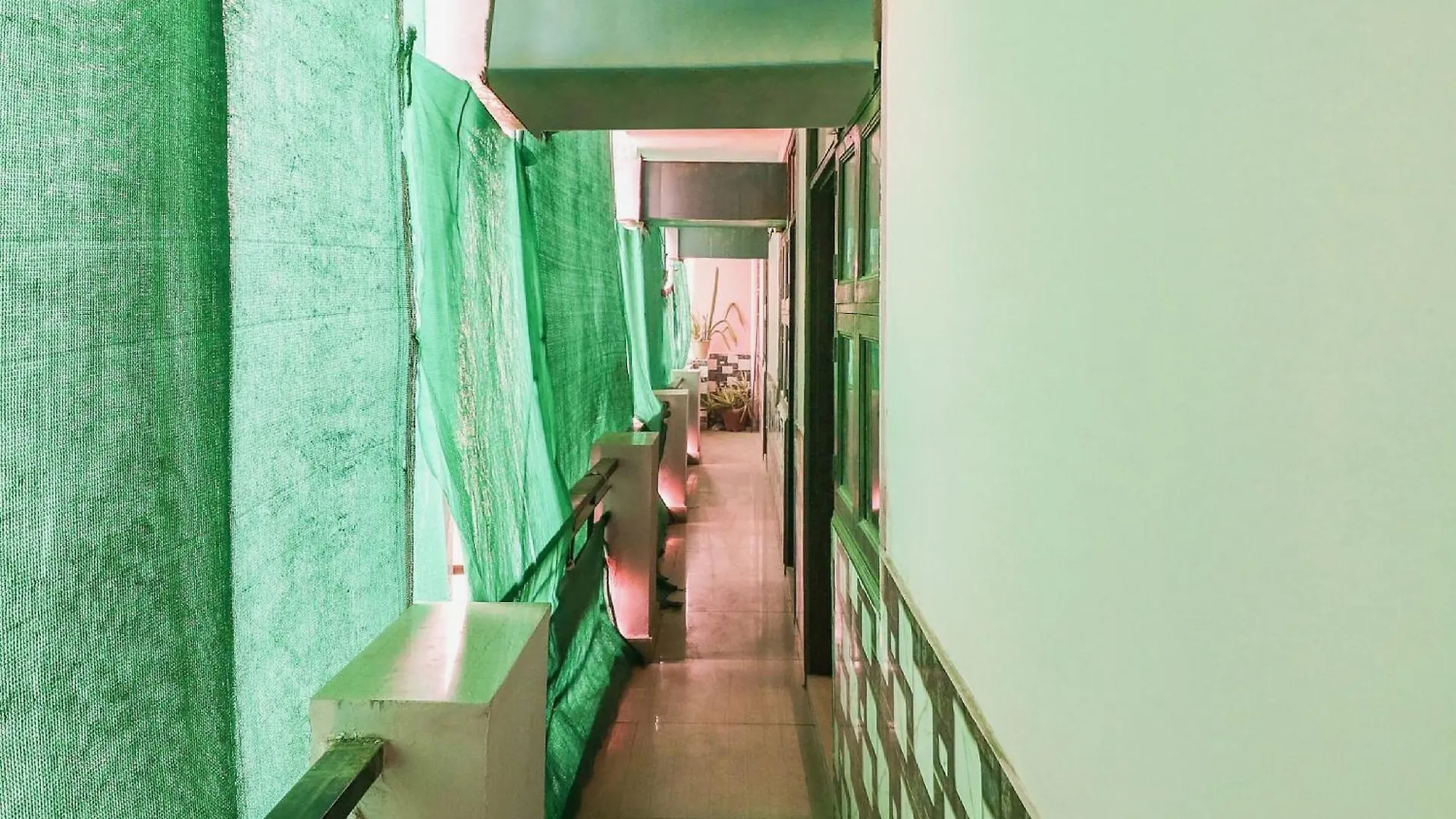 Spot On Maa Gyatri Guest House グルガウン ホテル